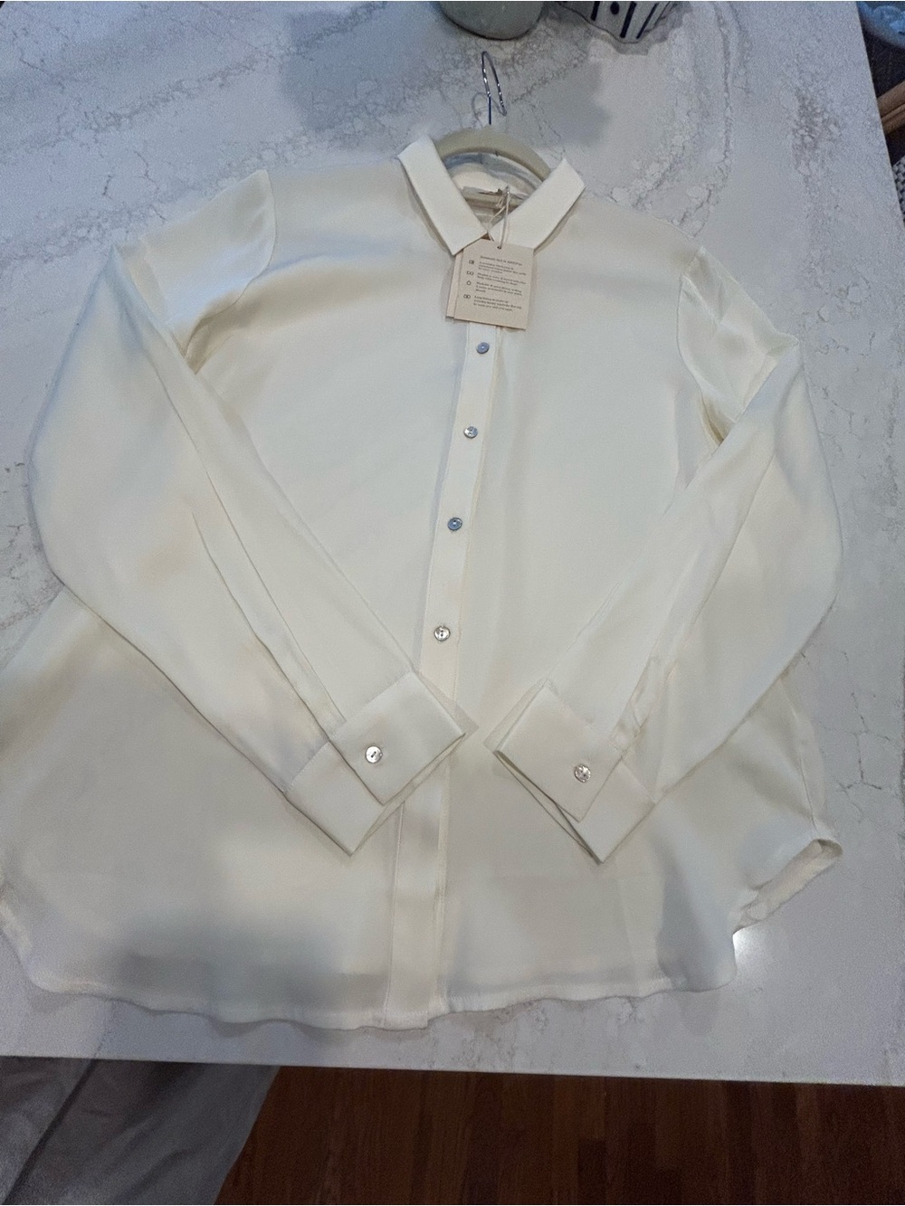 Silk Blouse in a Rich Shade of Creamy
Off White, Size Small, Loose Fit - Picture 3 of 12